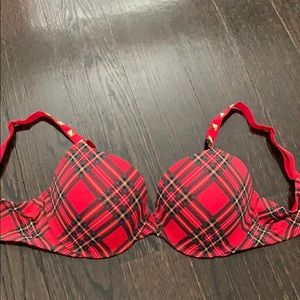 VS T-shirt Push-up Bra with Studded Straps